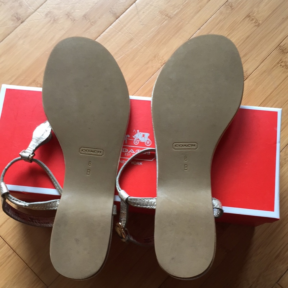 Coach sandals . Free gifts 🎁 with purchase - Picture 4 of 8